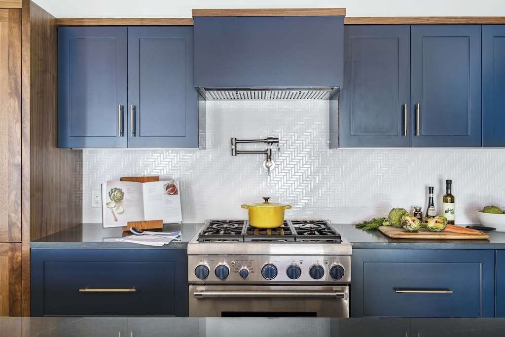 Amy Lynn Interiors Boston Wormwood 19