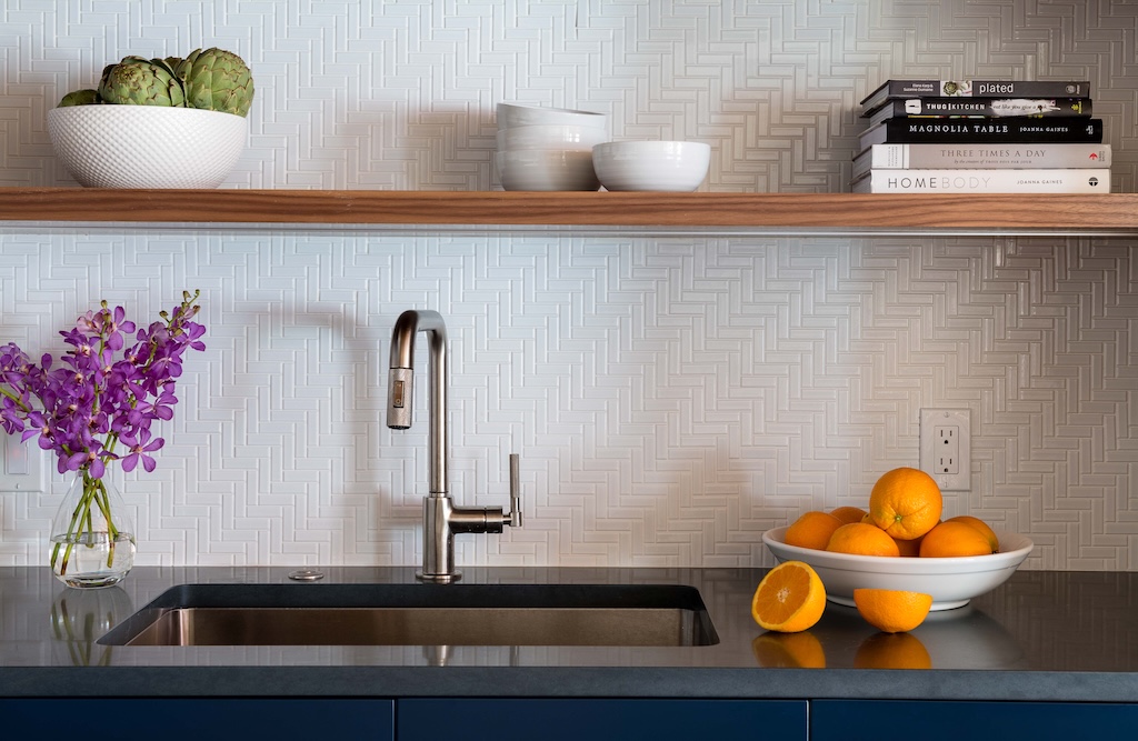 Amy Lynn Interiors Boston Wormwood 9